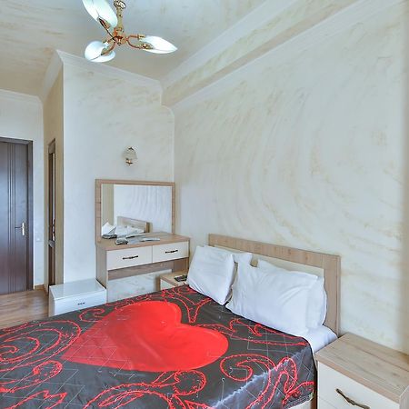 Royal Hotel Batumi Exterior foto